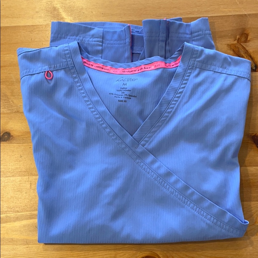 Koi lite scrub top